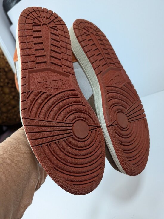 Like new Air Jordan 1 High OG \